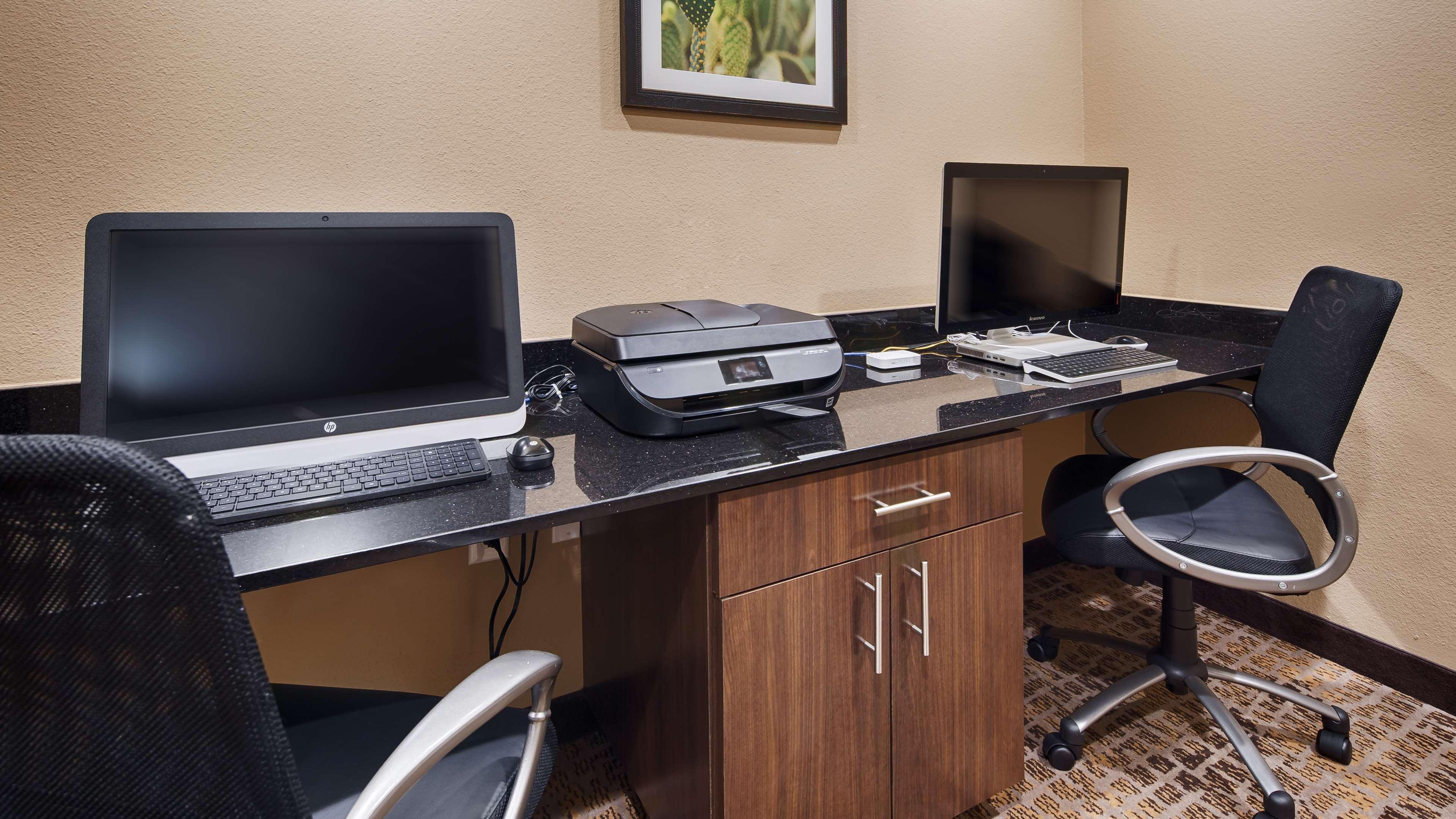 Best Western Plus Elmendorf Hotel San Antonio Hotel Экстерьер фото