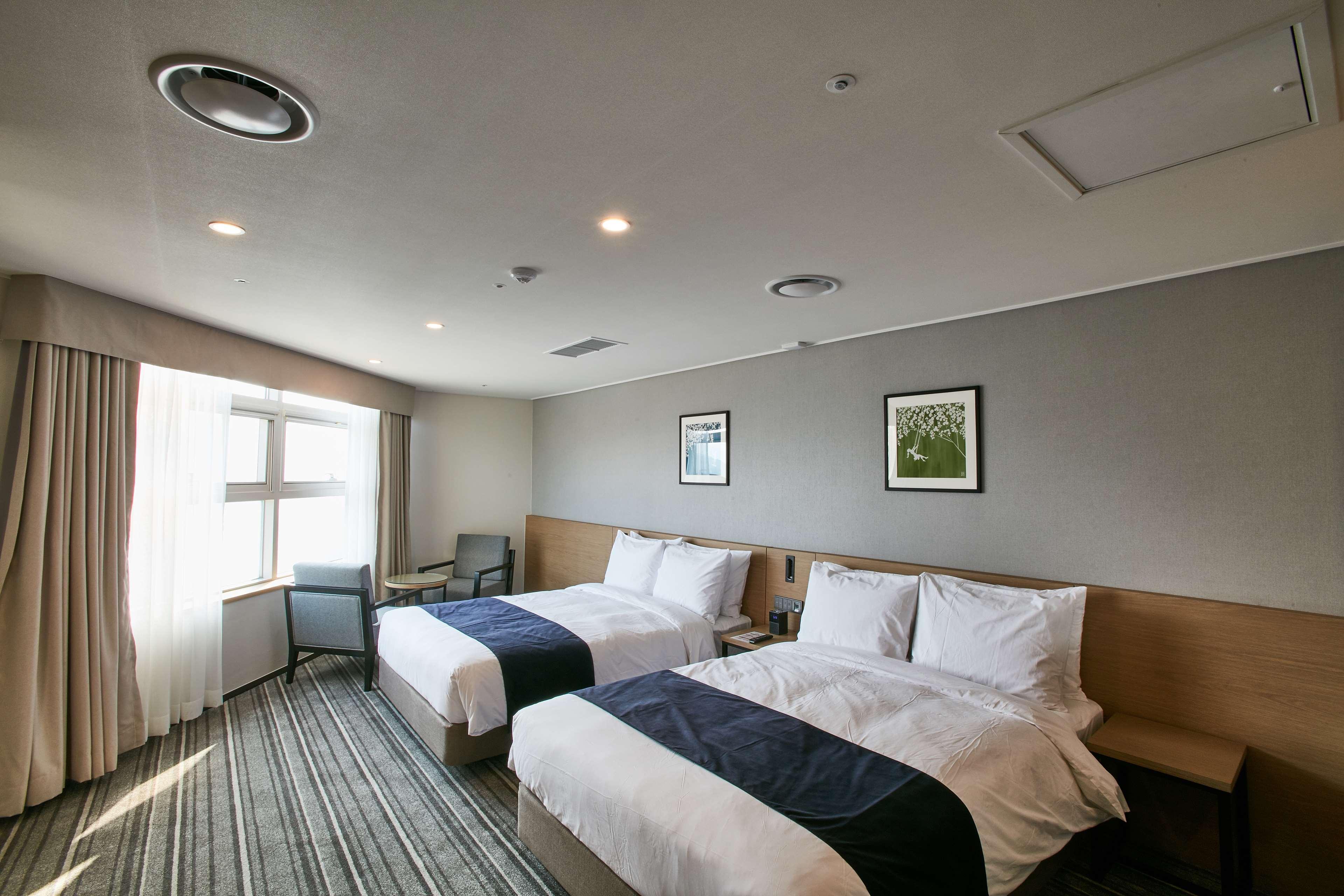 Best Western Plus Elmendorf Hotel San Antonio Hotel Экстерьер фото